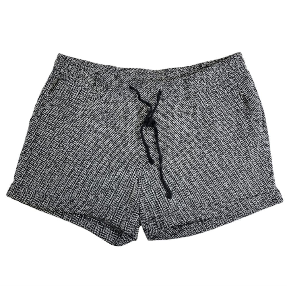 Old Navy Gray and White Pattern Drawstring Shorts Belt Loops and Front Pockets M
